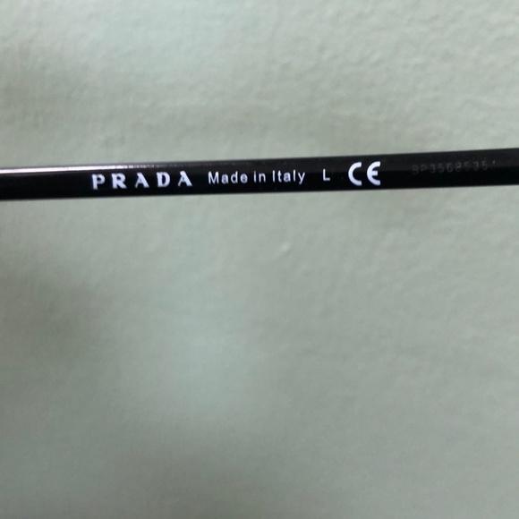 Prada SPR19U Sunglasses - Picture 8 of 10